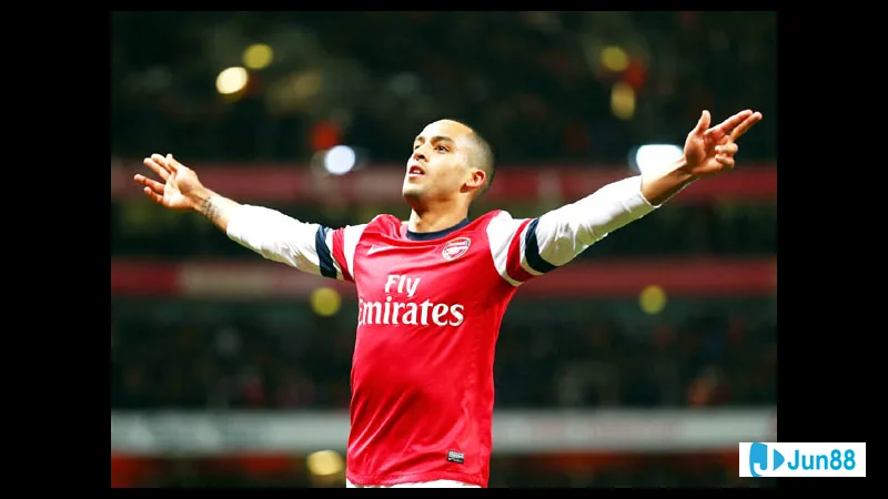 Theo Walcott biểu tượng của sự trẻ trung vệ Theo Walcott biểu tượng của sự trẻ trung vệ